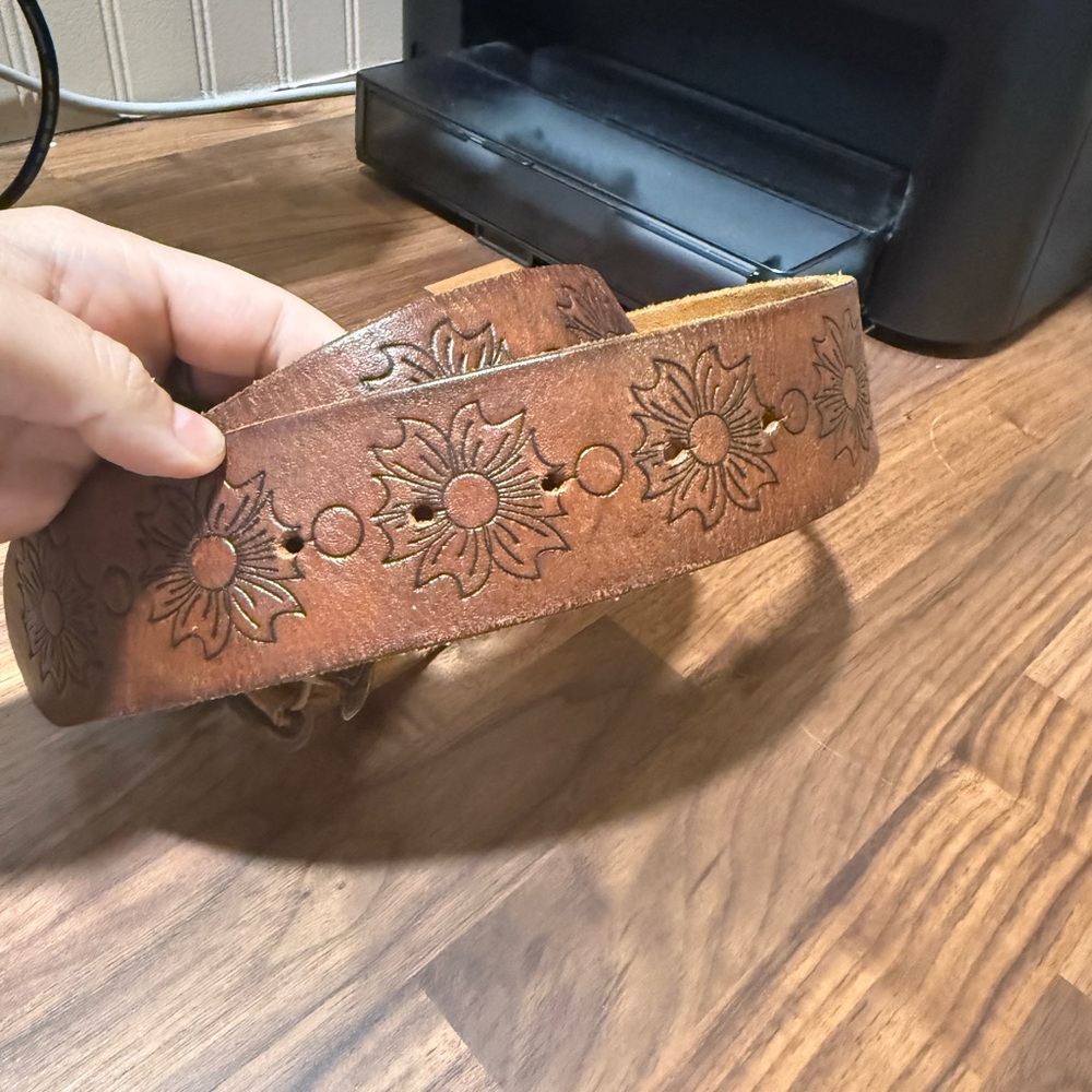 Hollister Leather Belt Owl Buckle Embossed Floral Western Boho Large - Picture 4 of 5